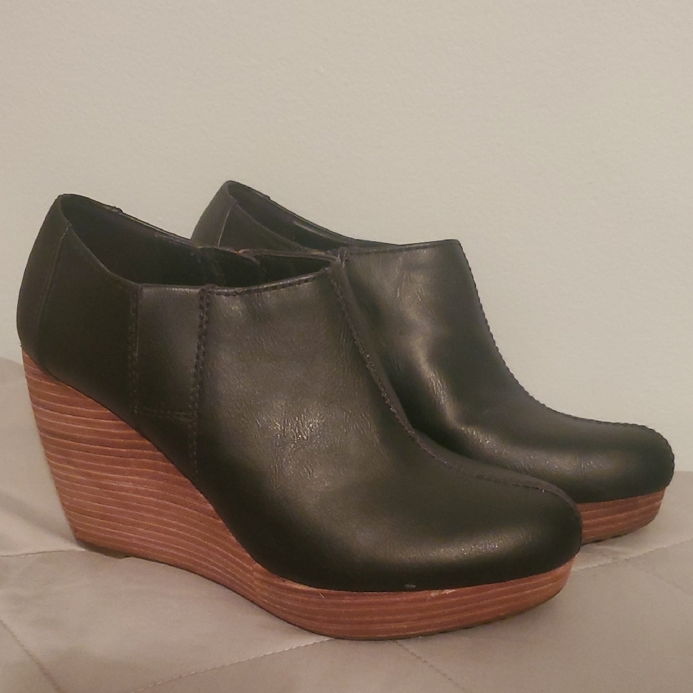 Dr. Scholl's Black Wedge Ankle Boots